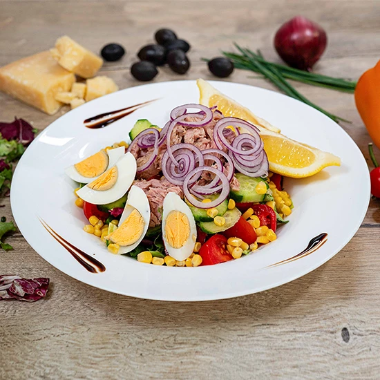 Salată Mediteranea